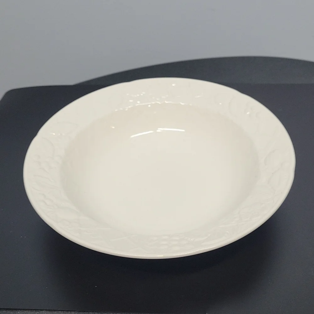 MIKASA English Countryside White 10" Round Vegetable Bowl - Picture 3 of 9
